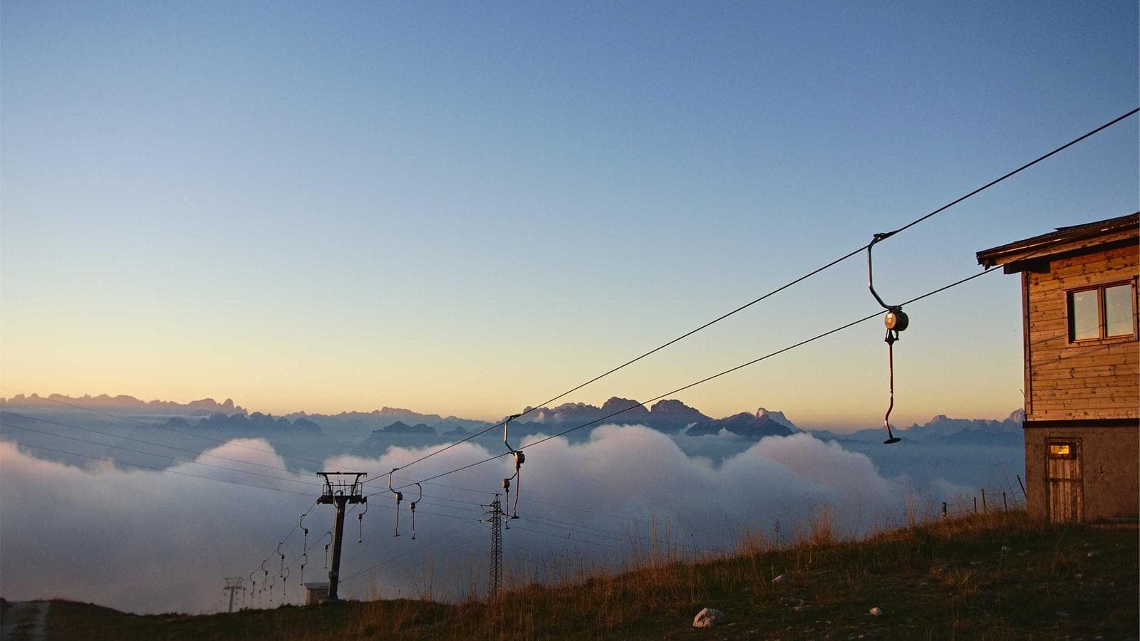 리튬, 우라늄, 희토류 — 핵심 광물 3종목 비교 (SQM vs UEC vs CMP)