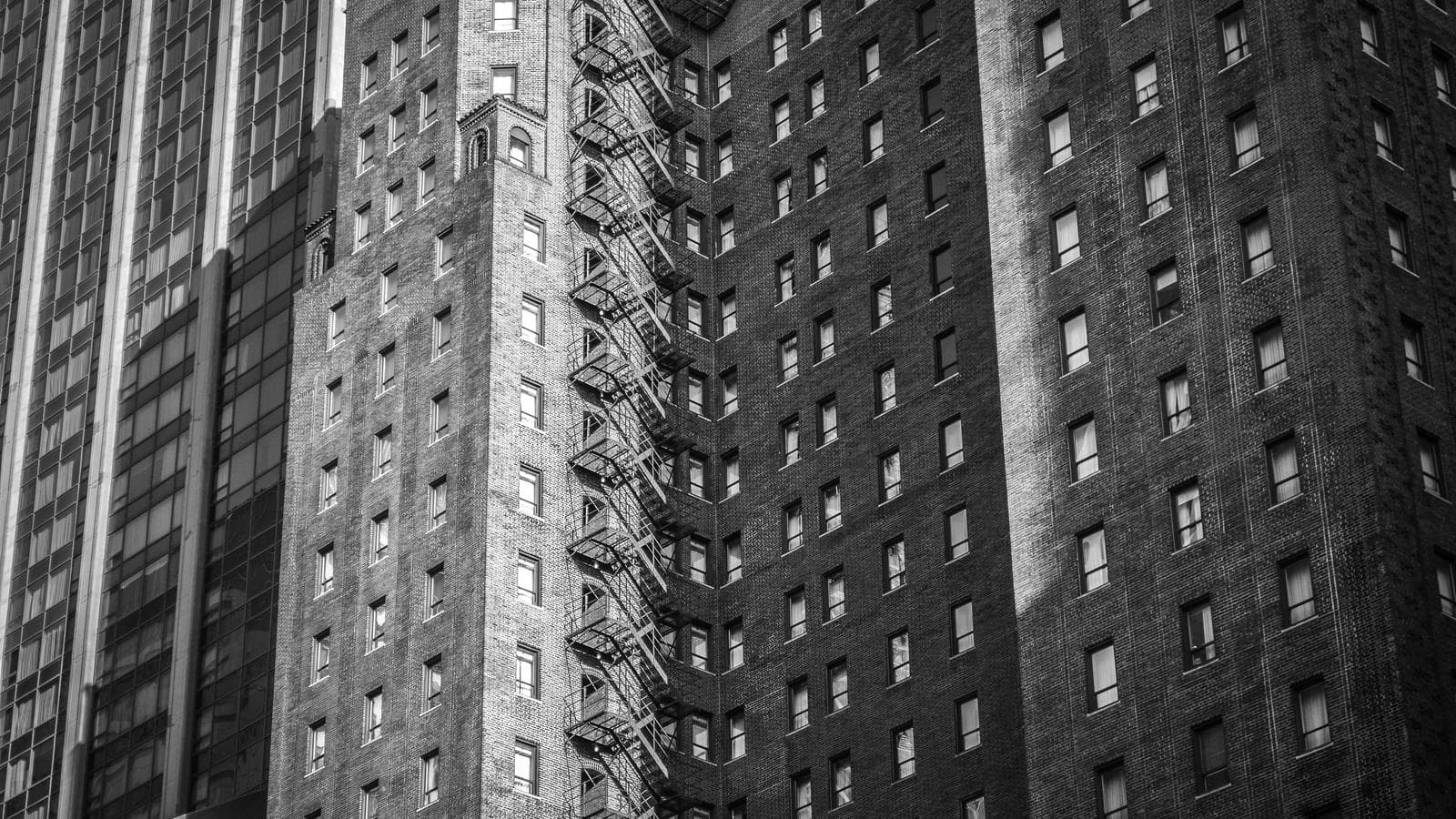 SMCI 33%暴落、それでも売らない理由