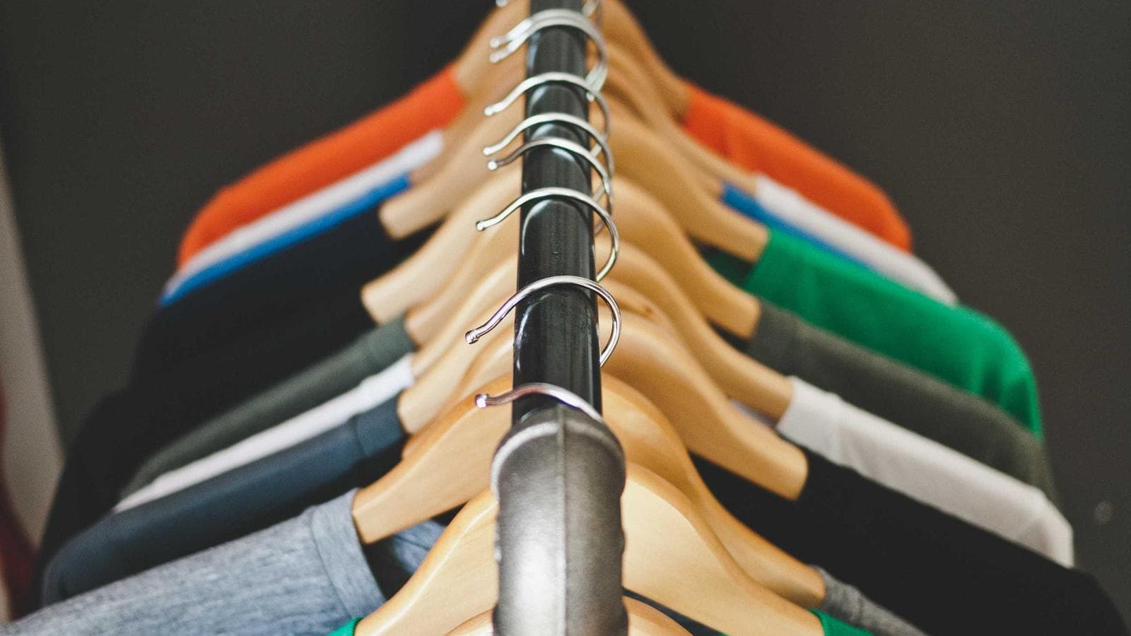 2026년 섹터 로테이션의 함정: 테크 매도 후 필수소비재로 몰리는 돈, 정말 안전한가